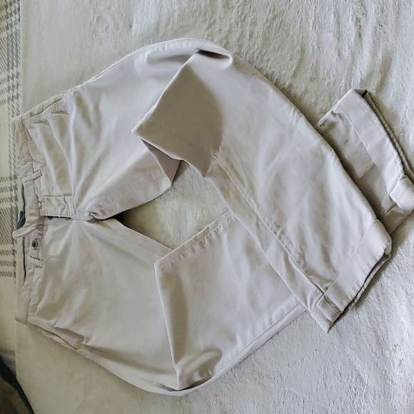 Gutteridge - Picture 3 of 10